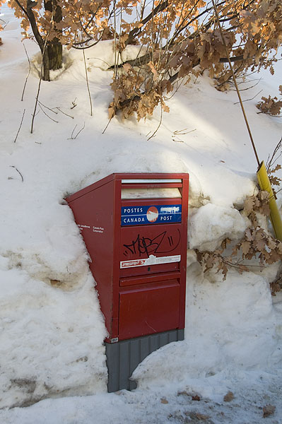 post-box-covered-in-snow.jpg